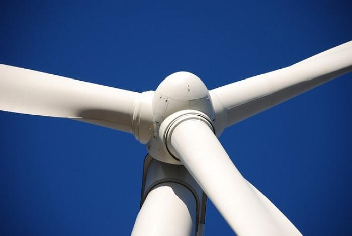 MRPiT: Planowane złagodzenie przepisów o budowie wiatraków na lądzie pozwoli na obniżenie cen energii