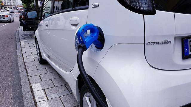 Nowe elektryki stanowią kilka procent sprzedawanych w Polsce aut